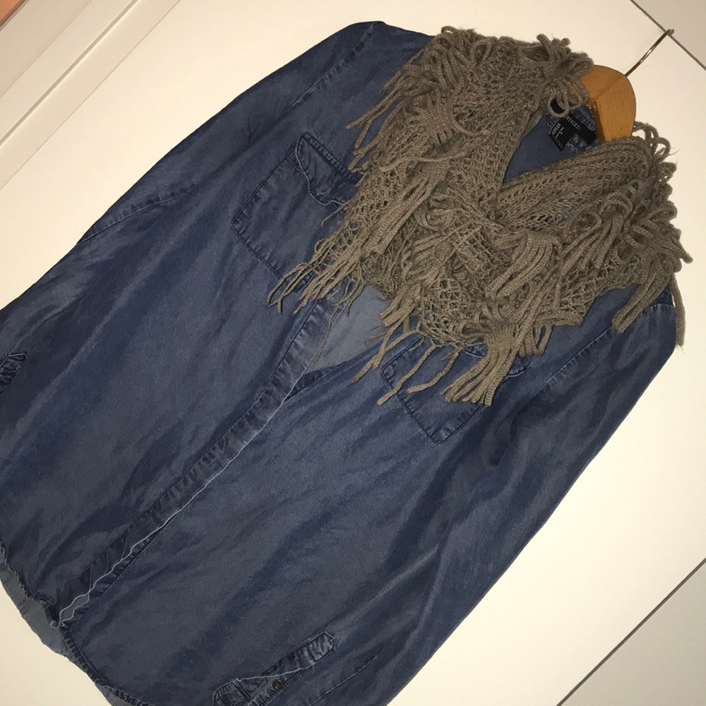 Blue Dressy Denim Top with 2 Pockets ❣️❣️
